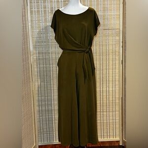 Banana Republic army green cropped jumpsuit petite small